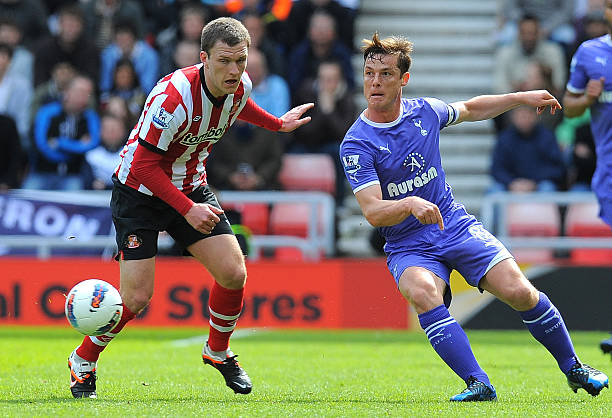 许多当地居 许多当地居