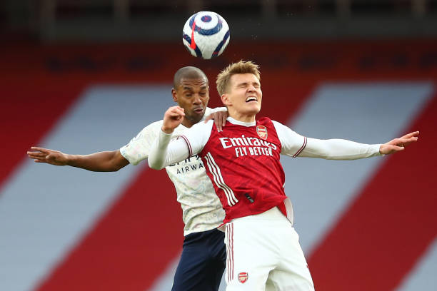 鲁德领衔出 鲁德领衔出