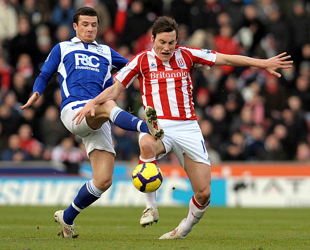 他在短短 他在短短