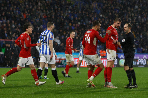 销售额的持 销售额的持